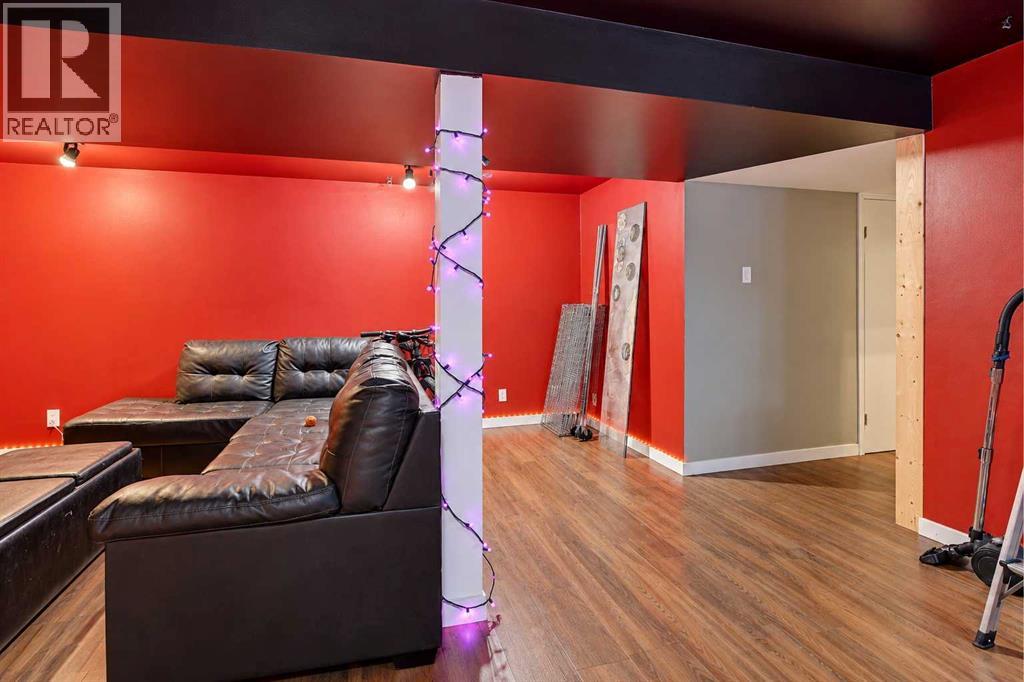 9412 83 Avenue Property Photo 18