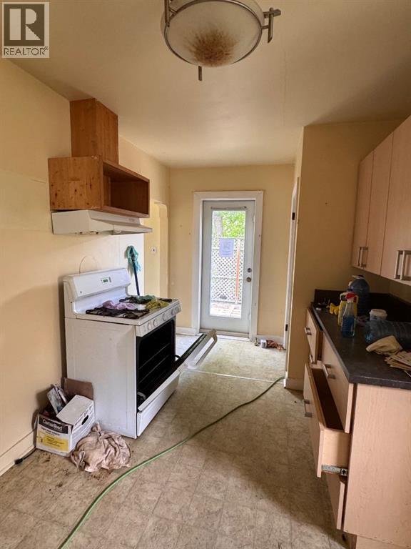 458 34 Avenue Nw Property Photo 4