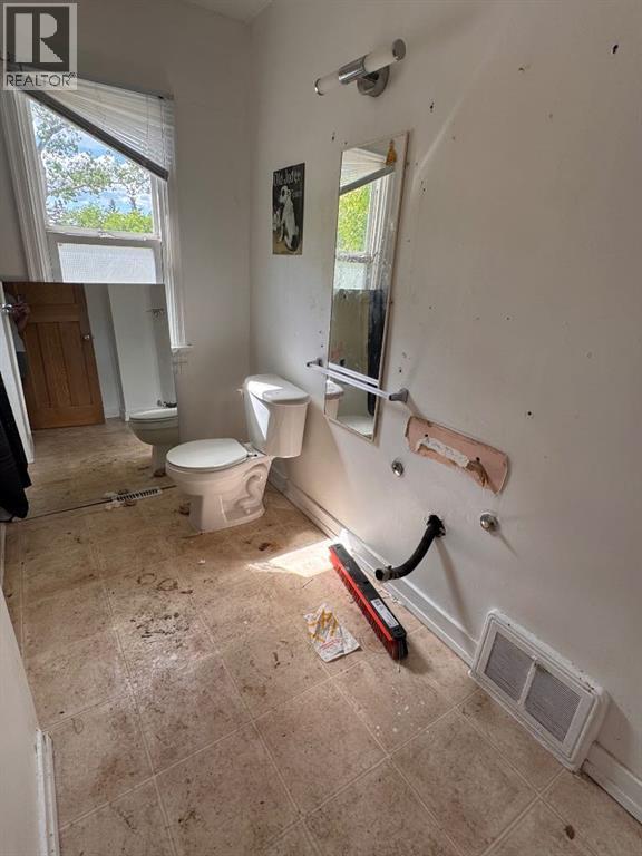 458 34 Avenue Nw Property Photo 7