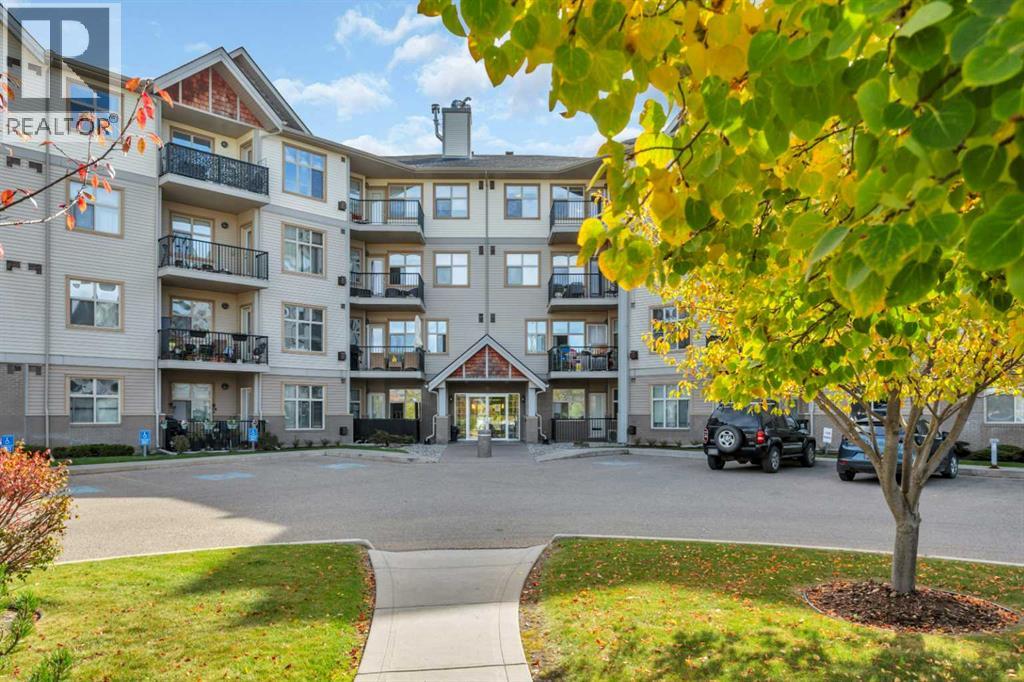 100 Lakeway Boulevard Property Photo 1