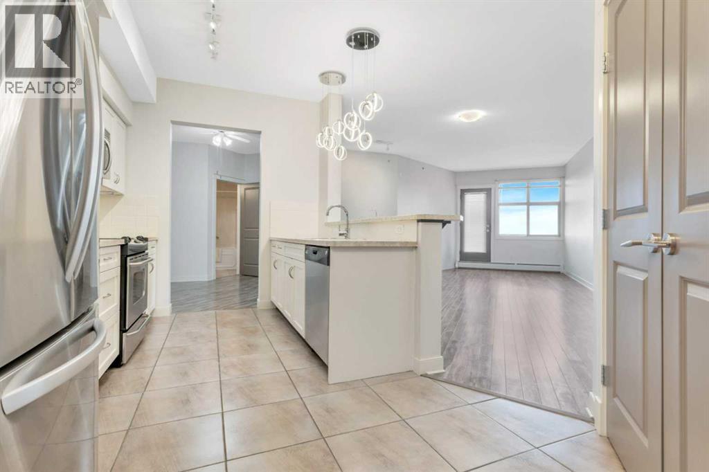 100 Lakeway Boulevard Property Photo 2