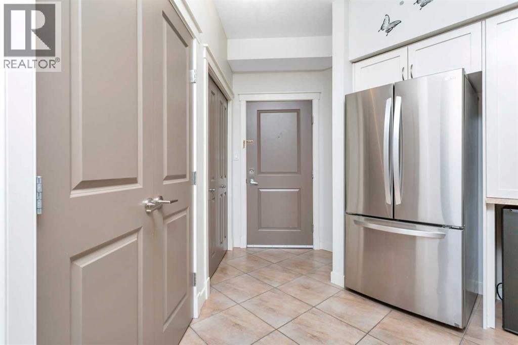 100 Lakeway Boulevard Property Photo 3