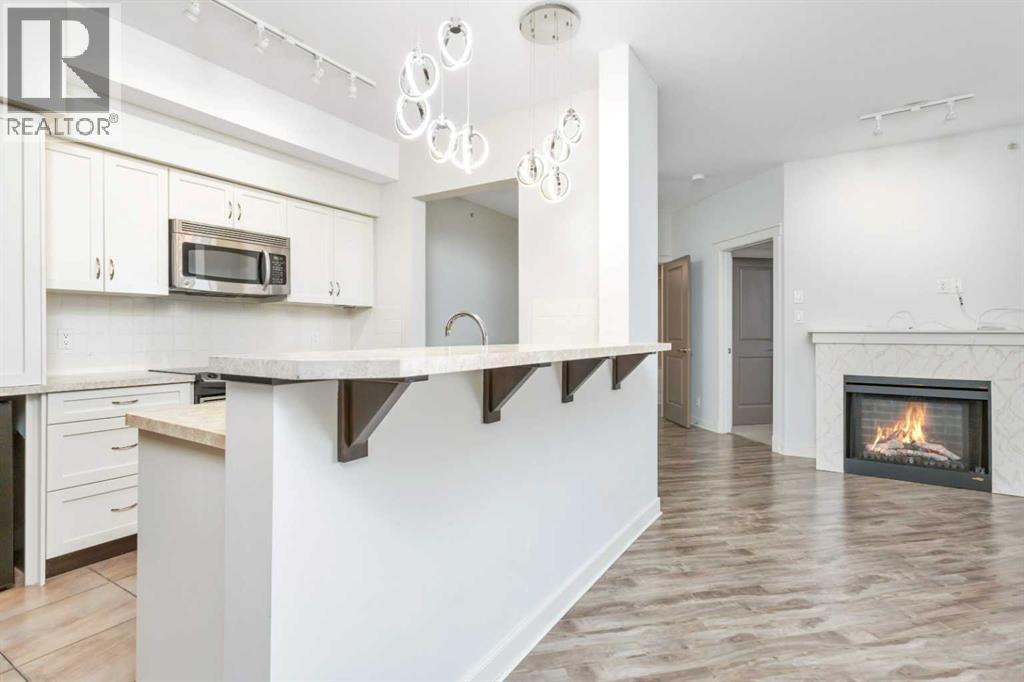 100 Lakeway Boulevard Property Photo 6