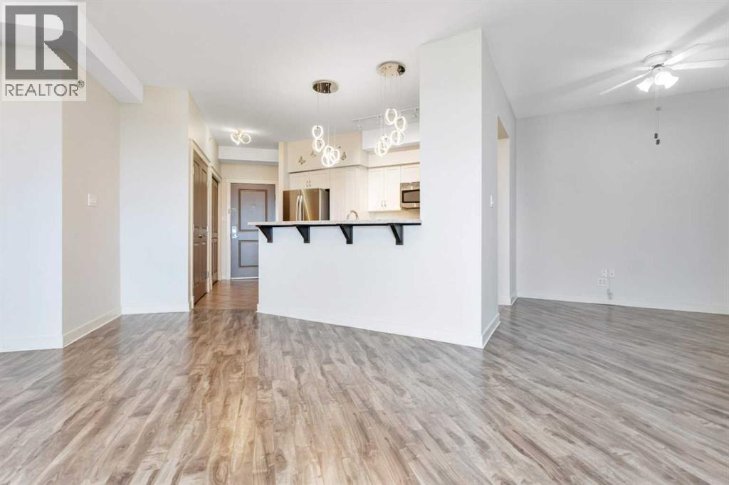 100 Lakeway Boulevard Property Photo 7