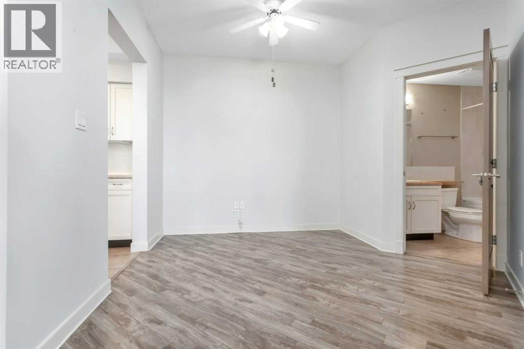 100 Lakeway Boulevard Property Photo 9