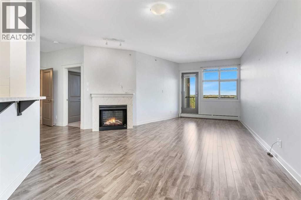 100 Lakeway Boulevard Property Photo 10