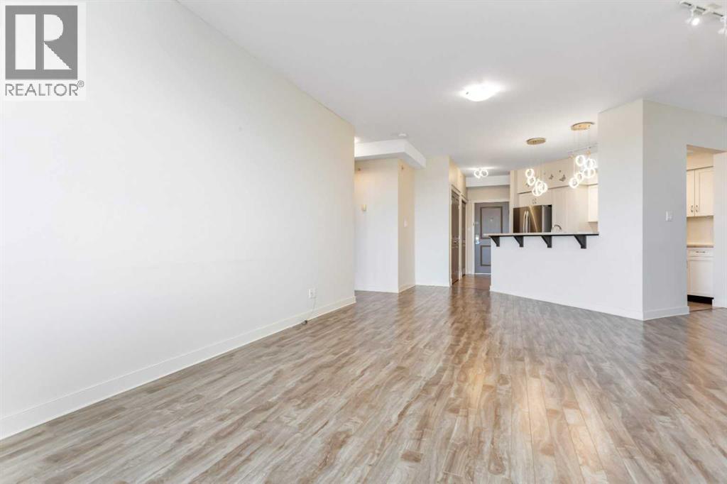 100 Lakeway Boulevard Property Photo 12
