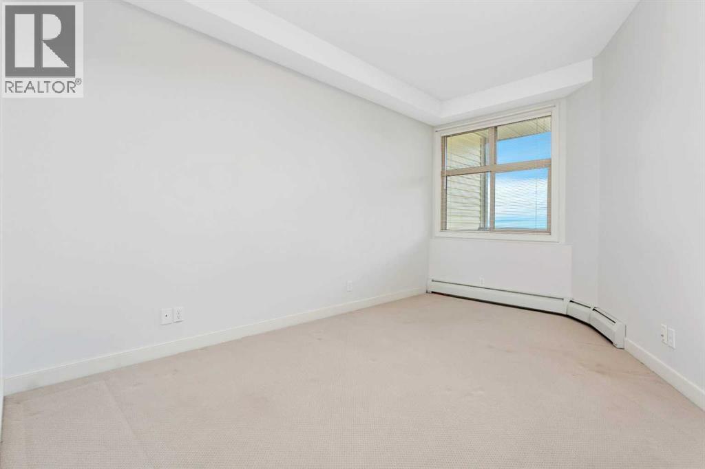100 Lakeway Boulevard Property Photo 14