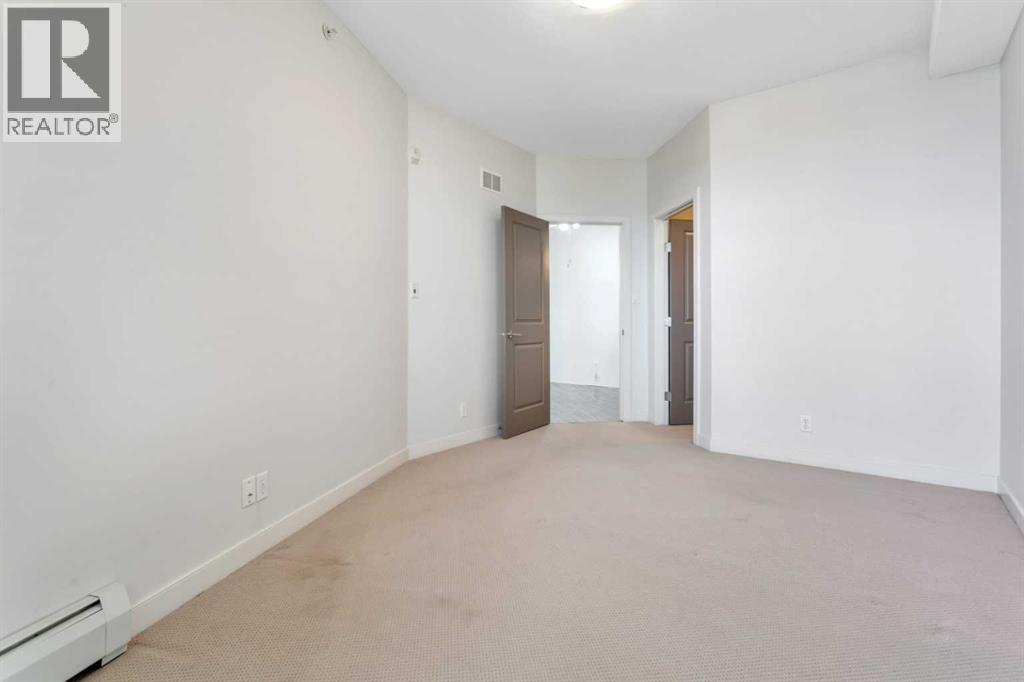 100 Lakeway Boulevard Property Photo 15