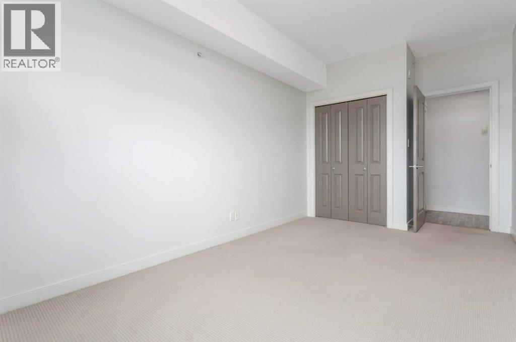 100 Lakeway Boulevard Property Photo 19