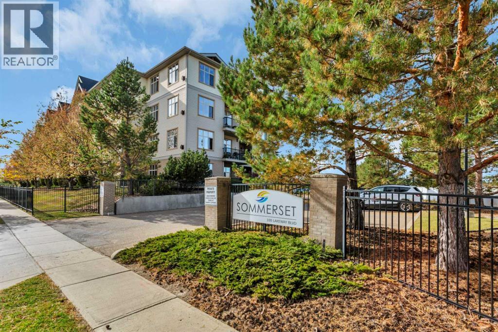 100 Lakeway Boulevard Property Photo 27