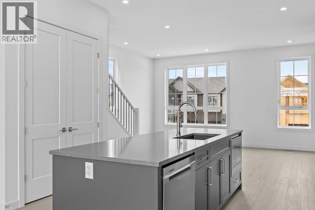 116 Greenwich Drive Nw Property Photo 13