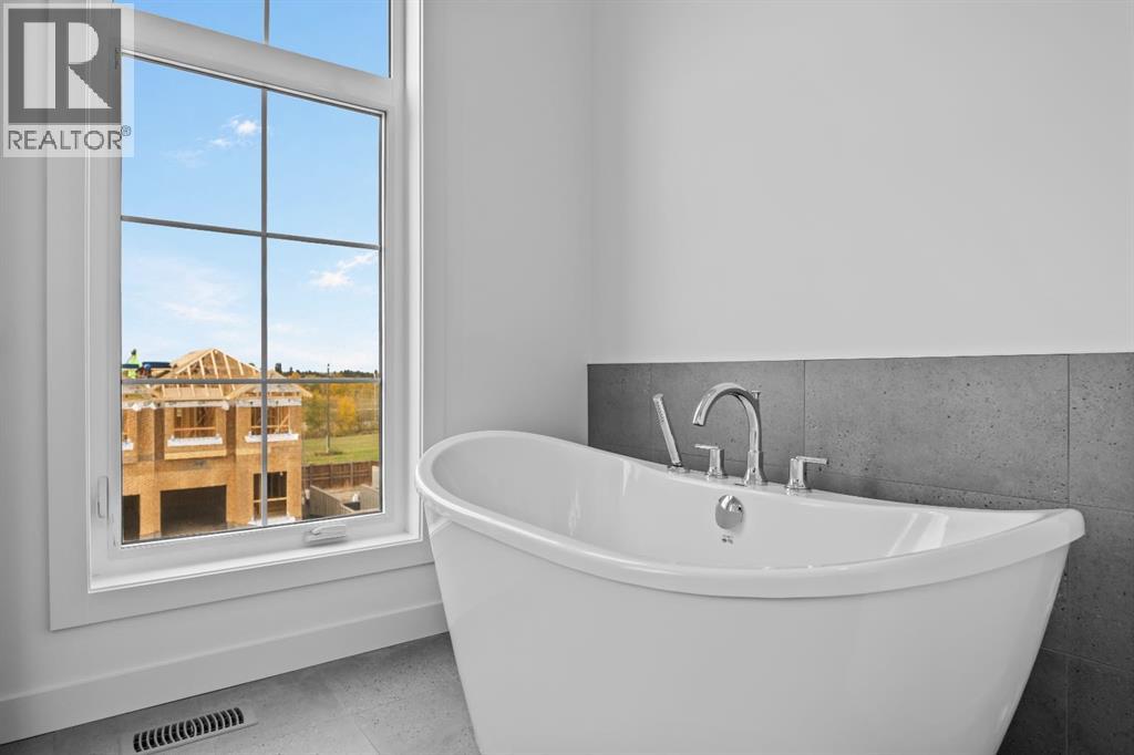 116 Greenwich Drive Nw Property Photo 33