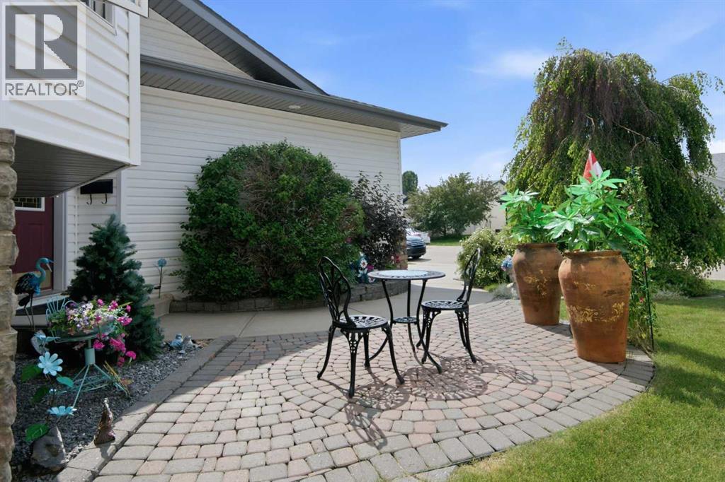 98 Duval Crescent Property Photo 2