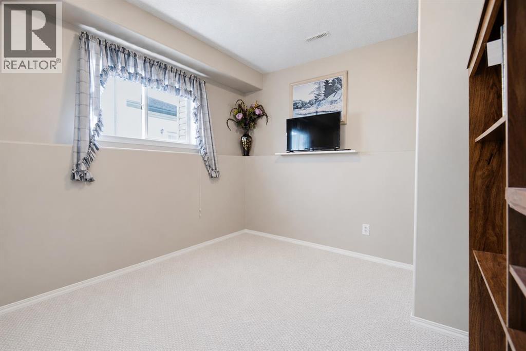 98 Duval Crescent Property Photo 15