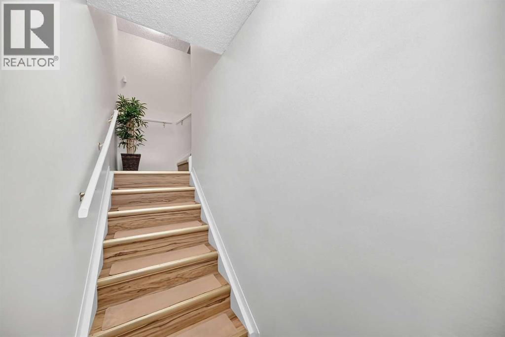 3745 Fonda Way Southeast Property Photo 4