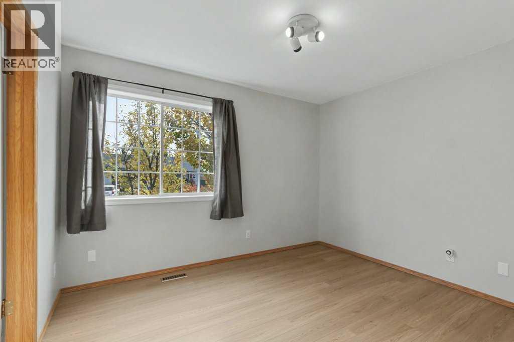 16 Nesbitt Avenue Property Photo 15