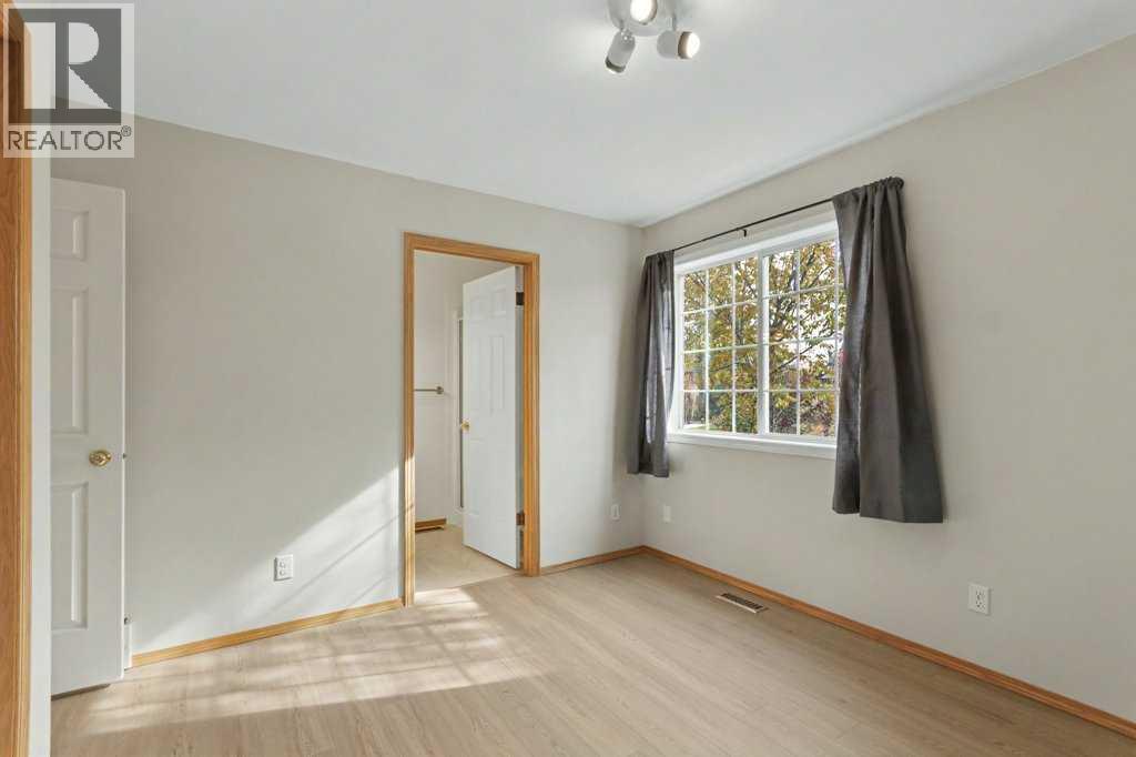 16 Nesbitt Avenue Property Photo 16