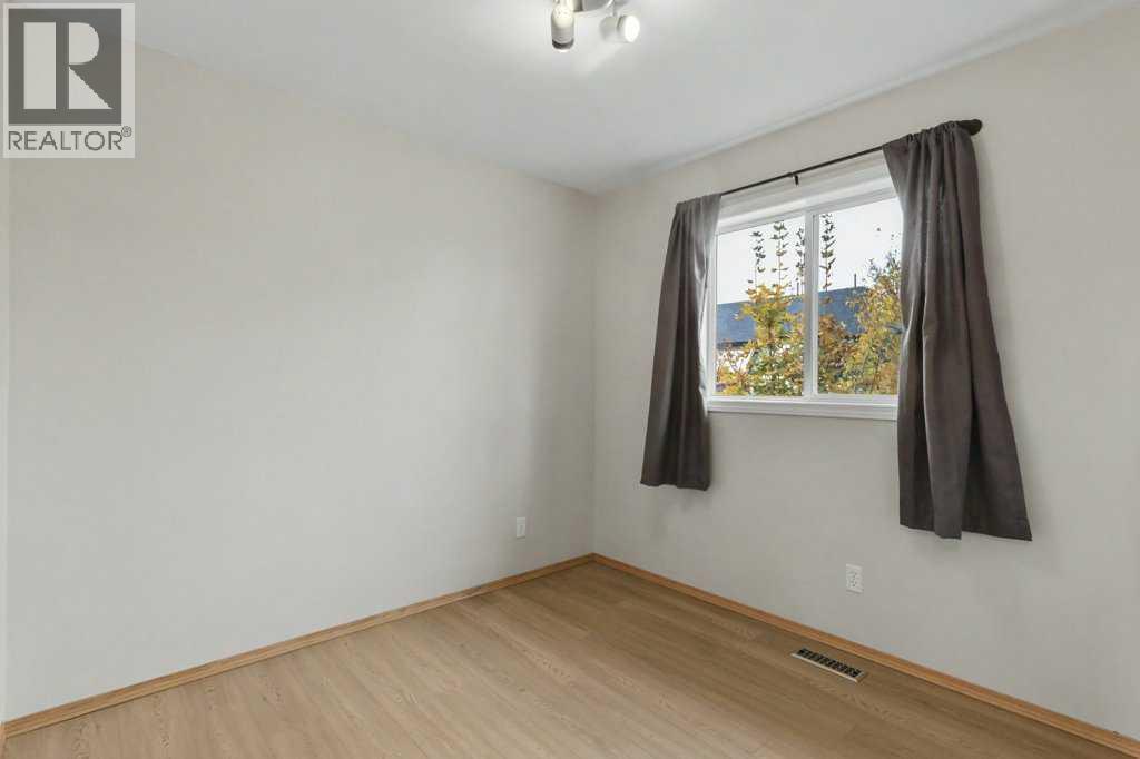16 Nesbitt Avenue Property Photo 18