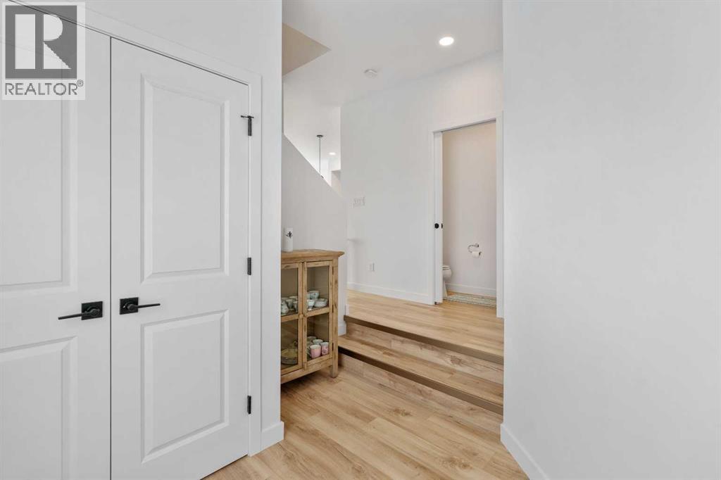 894 Miners Boulevard W Property Photo 4