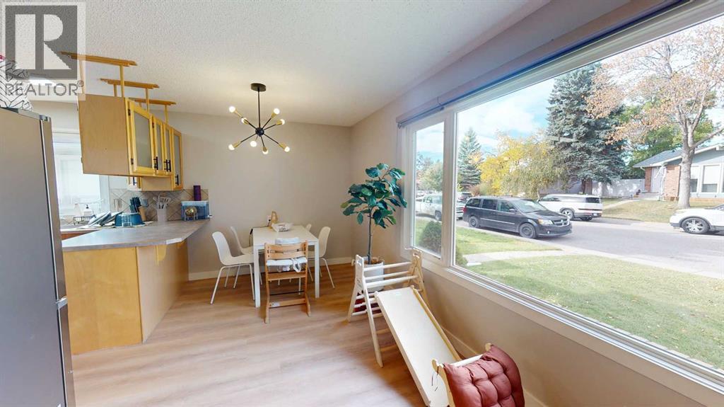 49 Sunhurst Crescent Se Property Photo 7