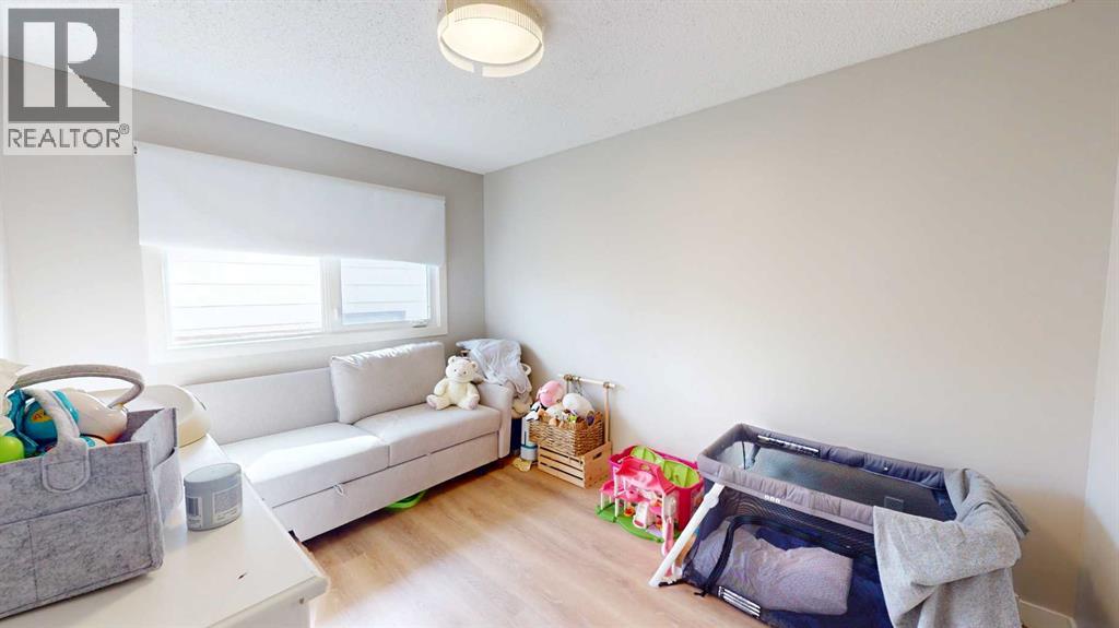 49 Sunhurst Crescent Se Property Photo 12