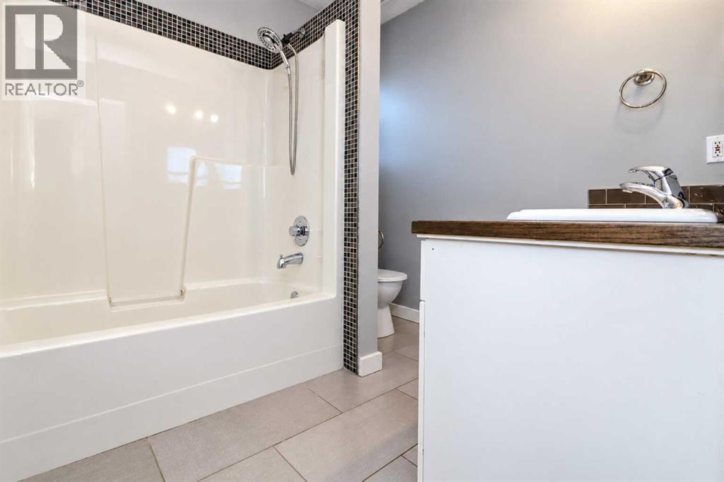 9729 126 Avenue Property Photo 17