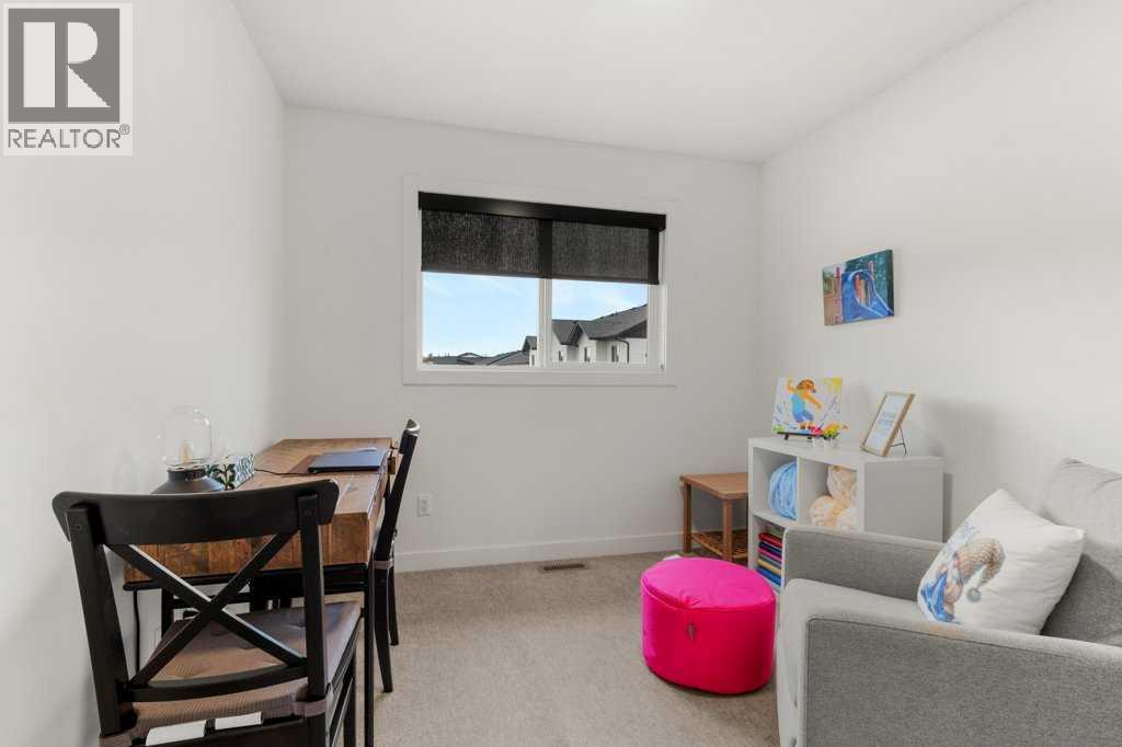 32 Iron Gate Boulevard Property Photo 13