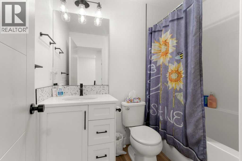 32 Iron Gate Boulevard Property Photo 14