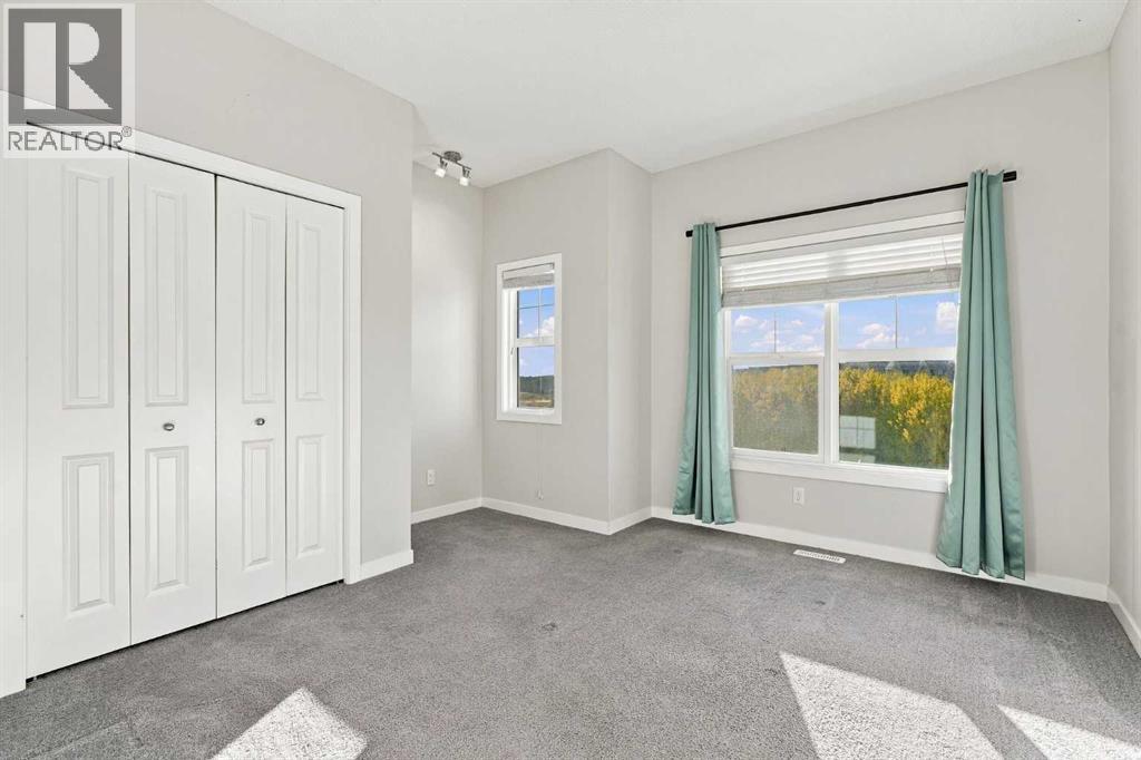 250 Fireside View Property Photo 27