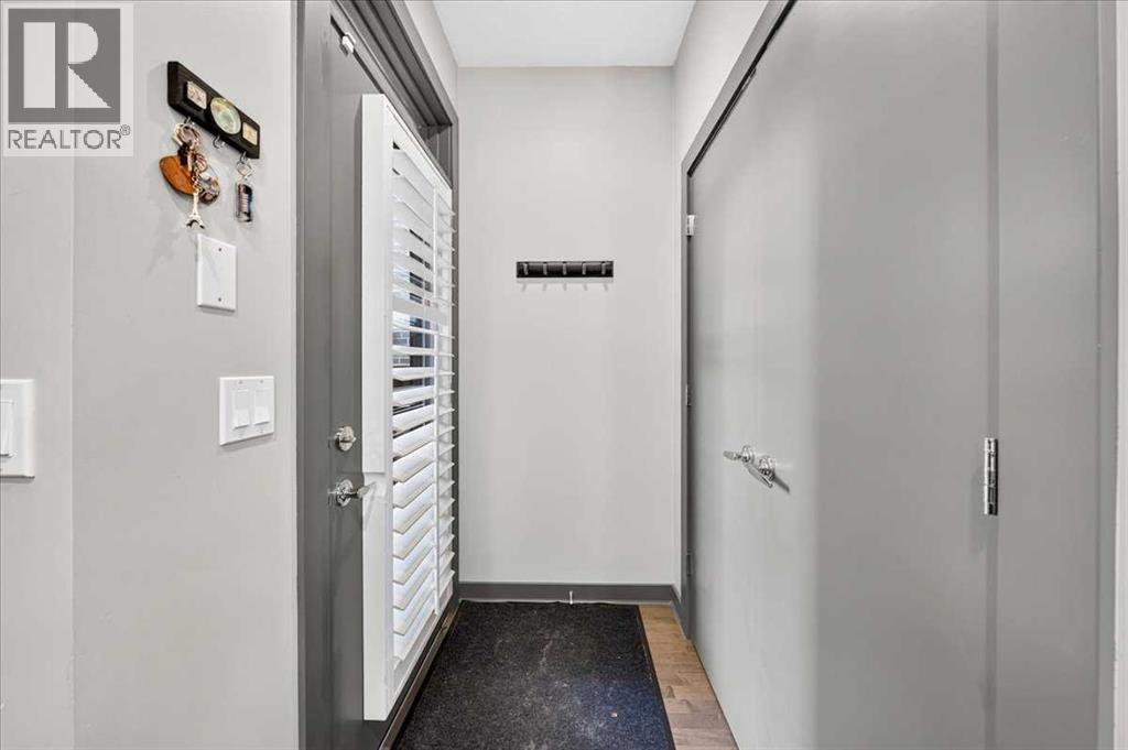 1922 29 Street Sw Property Photo 4