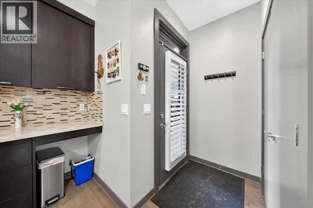 1922 29 Street Sw Property Photo 5