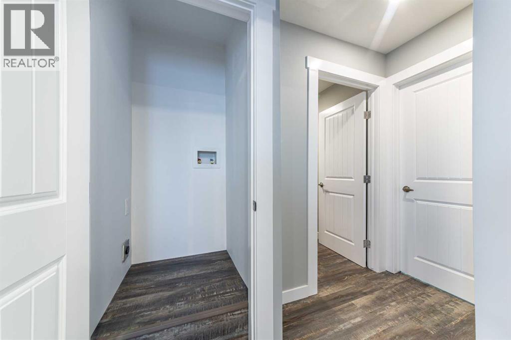 5517 52 Street Property Photo 6