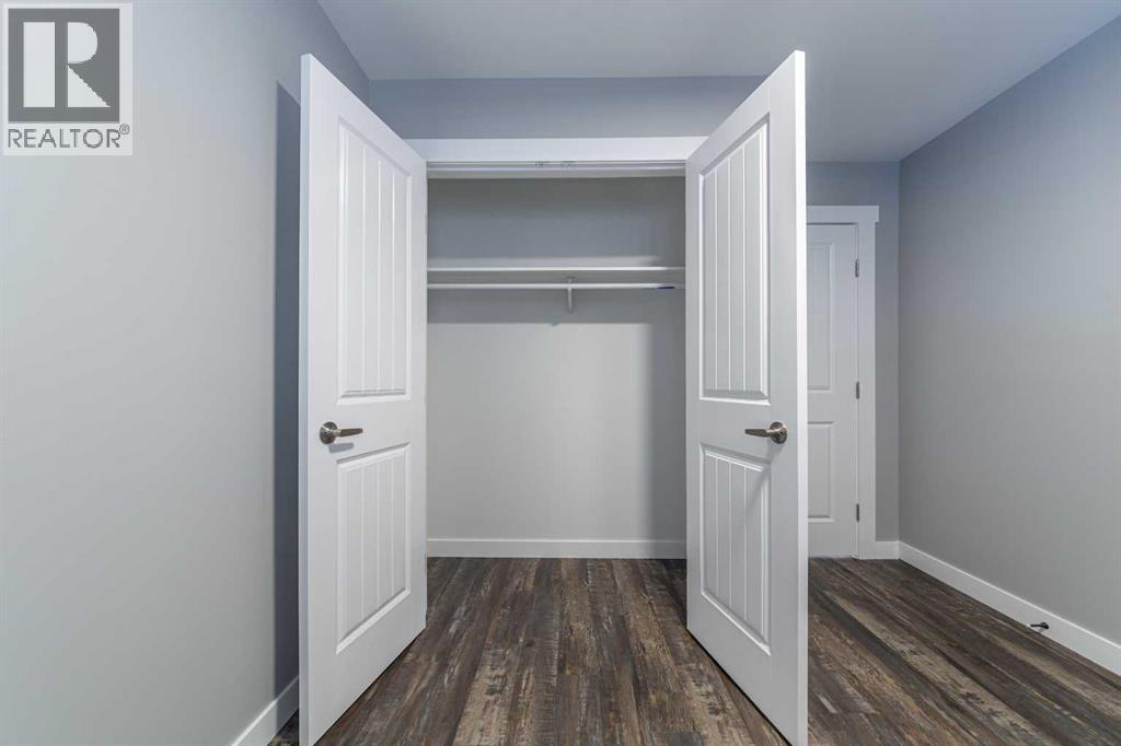 5517 52 Street Property Photo 9
