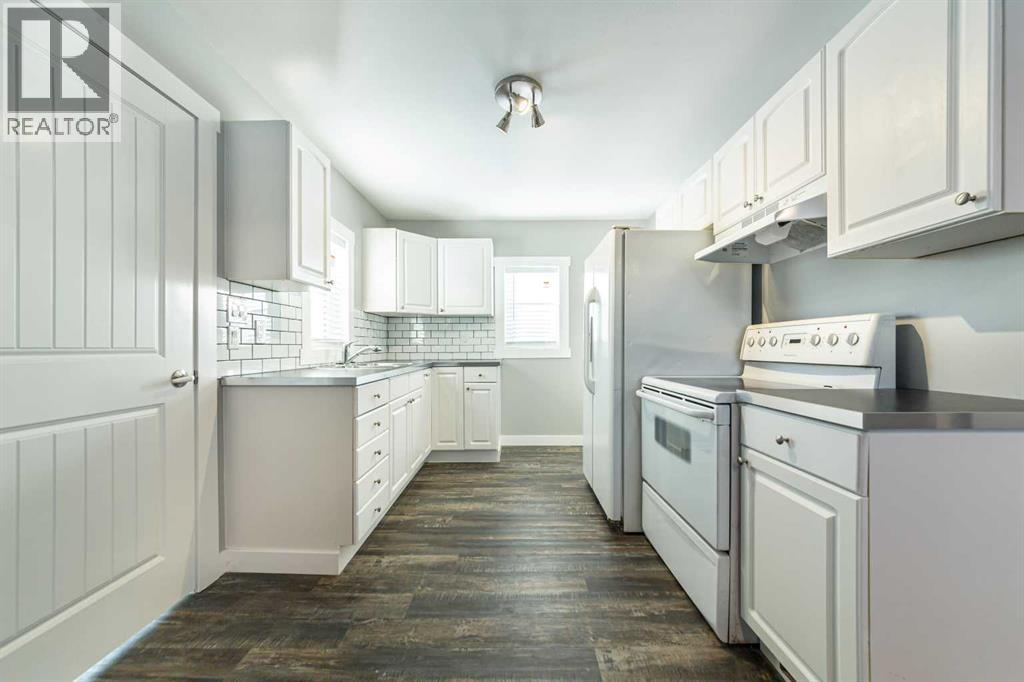 5517 52 Street Property Photo 13