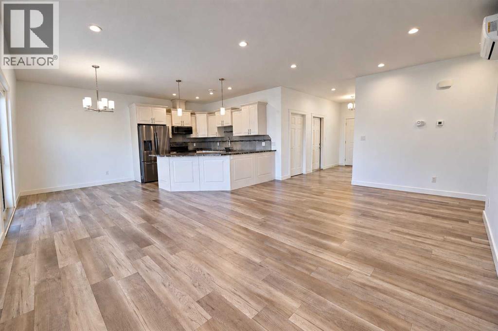 608 10 Avenue W Property Photo 6