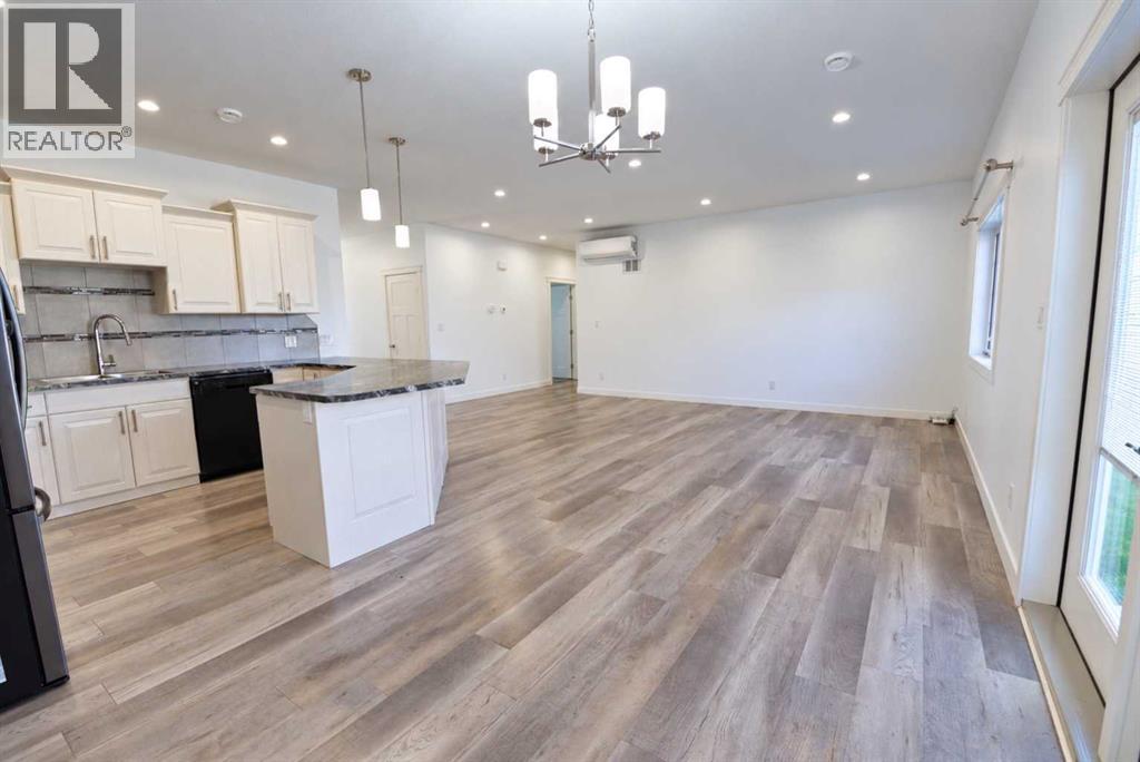 608 10 Avenue W Property Photo 10