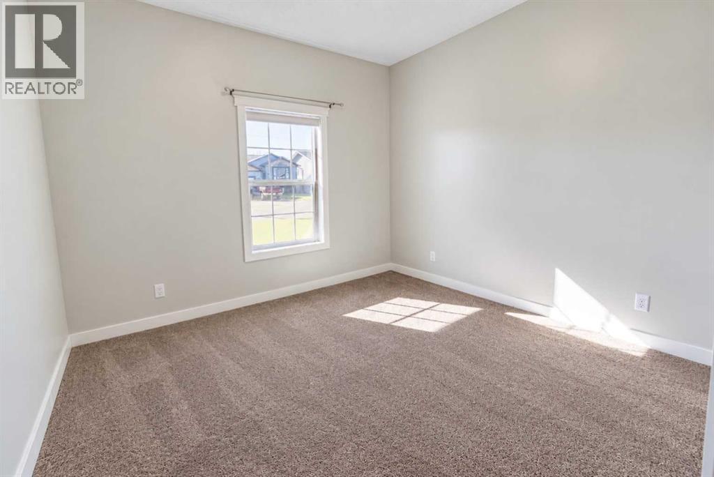 608 10 Avenue W Property Photo 15