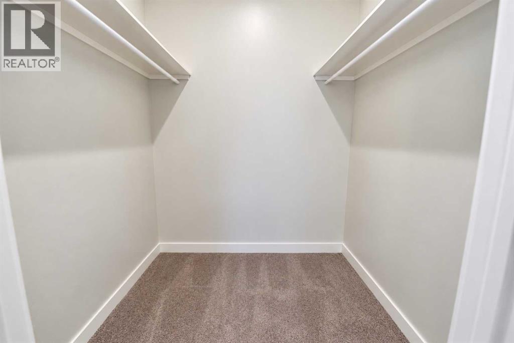 608 10 Avenue W Property Photo 19