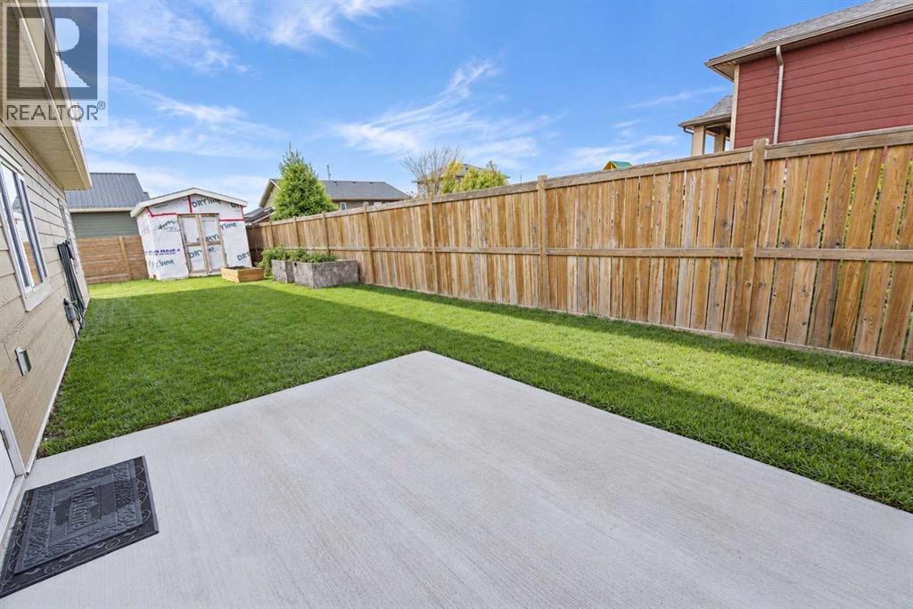 608 10 Avenue W Property Photo 20