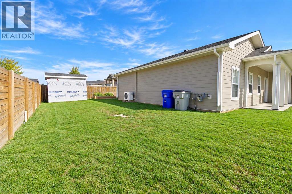 608 10 Avenue W Property Photo 24