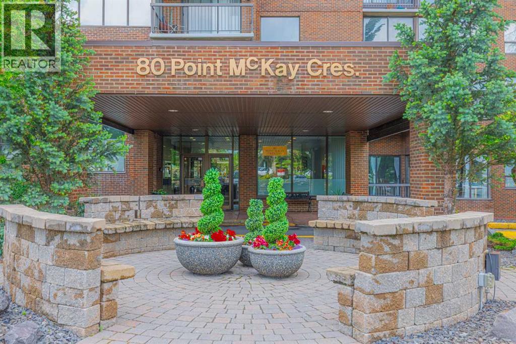80 Point Mckay Crescent Northwest Property Photo 2