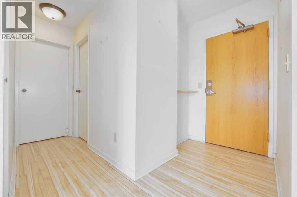 80 Point Mckay Crescent Northwest Property Photo 3