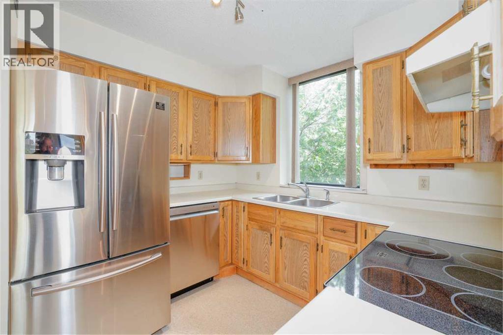 80 Point Mckay Crescent Northwest Property Photo 12