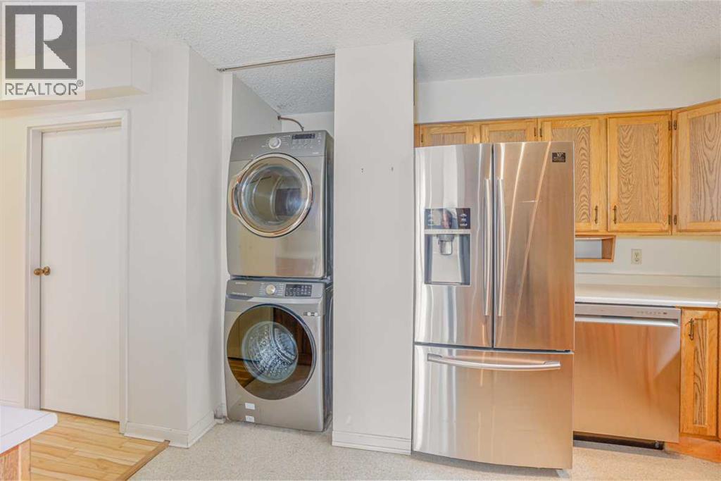 80 Point Mckay Crescent Northwest Property Photo 14