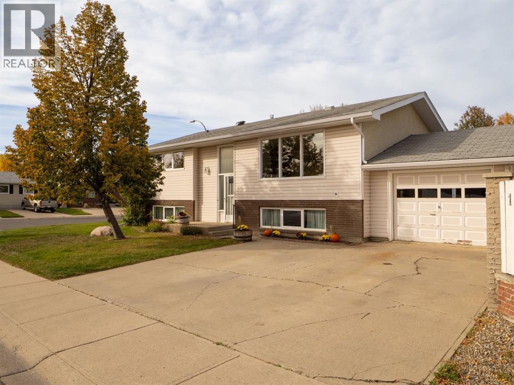 1206 27th Street N Property Photo 2