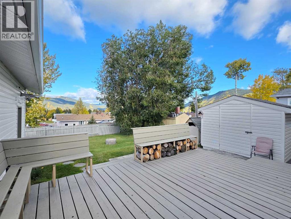 9818 110 Street Property Photo 2
