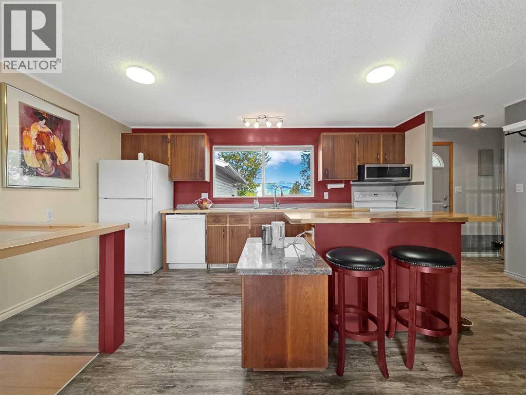 9818 110 Street Property Photo 6