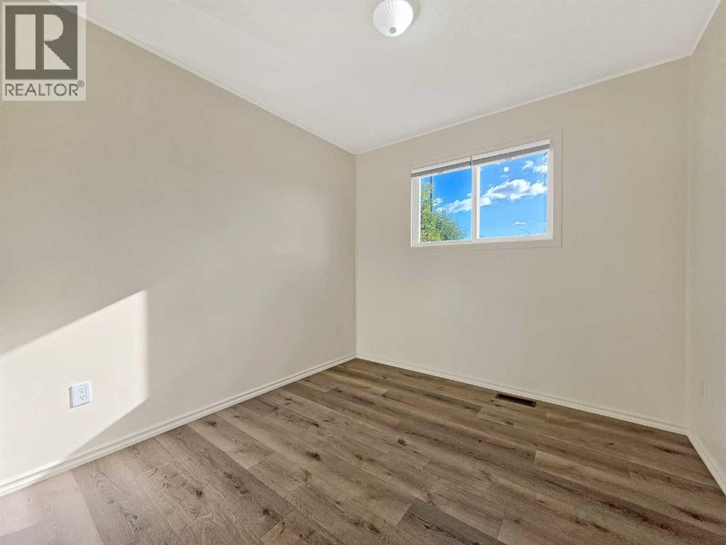 9818 110 Street Property Photo 12