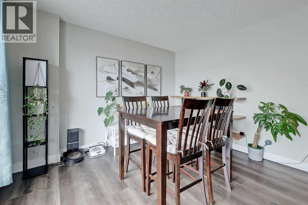 718 12 Avenue Southwest Property Photo 11